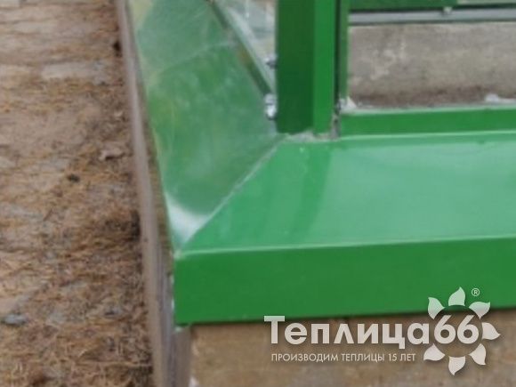 Наружные отливы по периметру теплицы botanik, длина 1 м.
